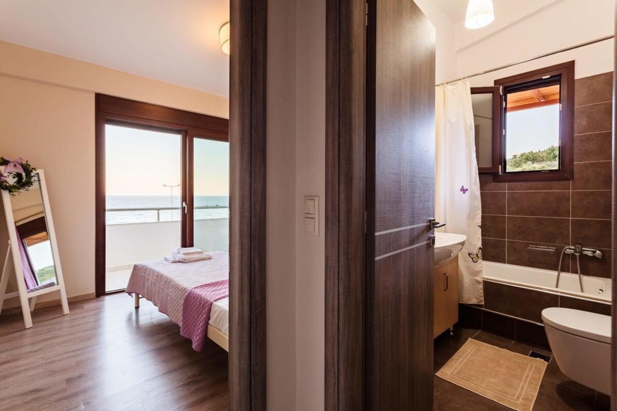 Villa Armonia - Beachfront Majestic Retreat Petalídhion Екстериор снимка
