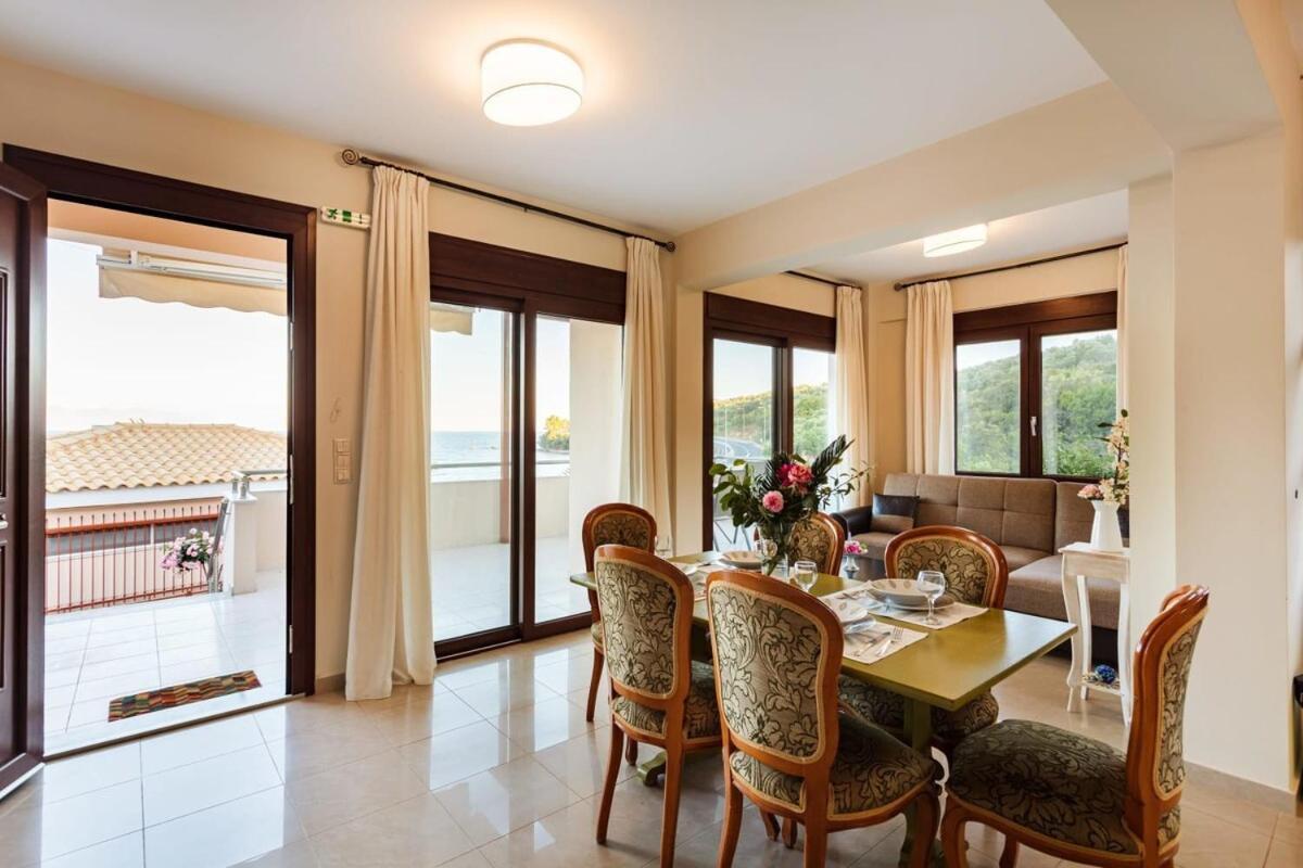 Villa Armonia - Beachfront Majestic Retreat Petalídhion Екстериор снимка